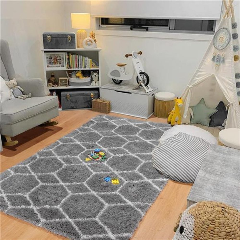 New Grey/White Geometric Area Rug - Picture 6 of 12
